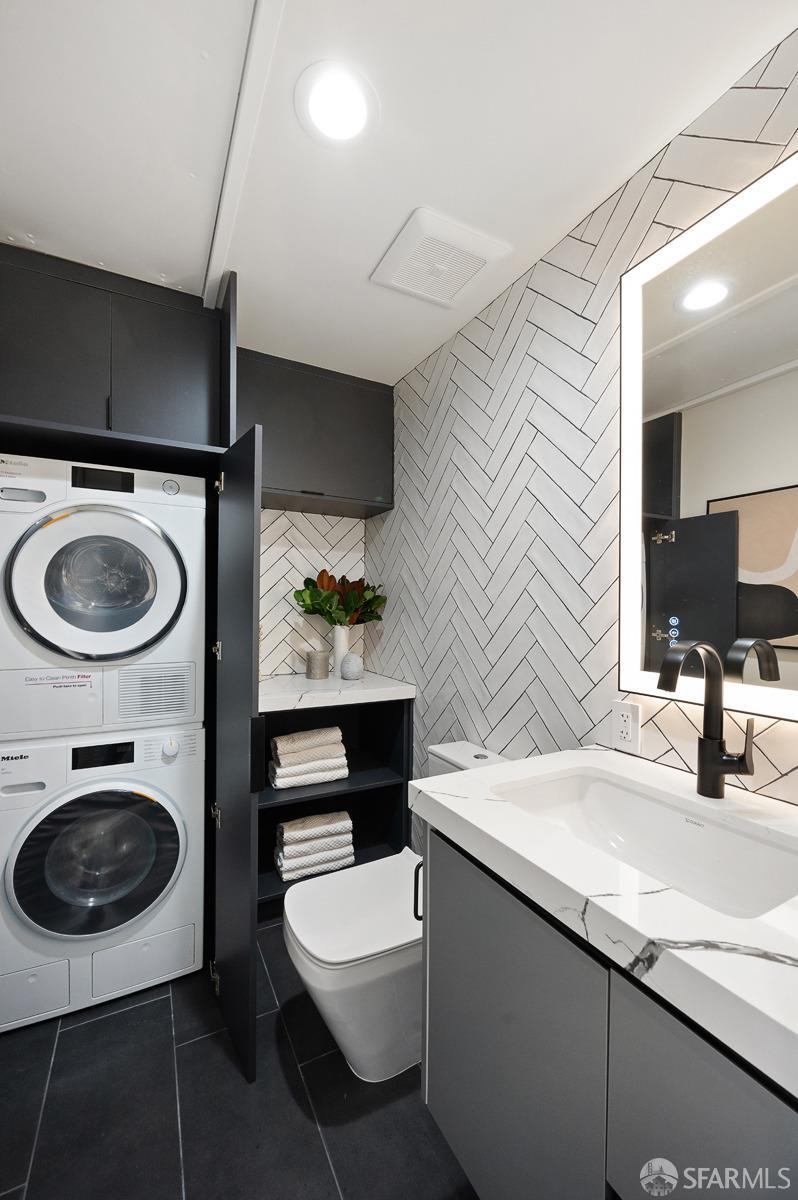 1935-1937 Greenwich Street