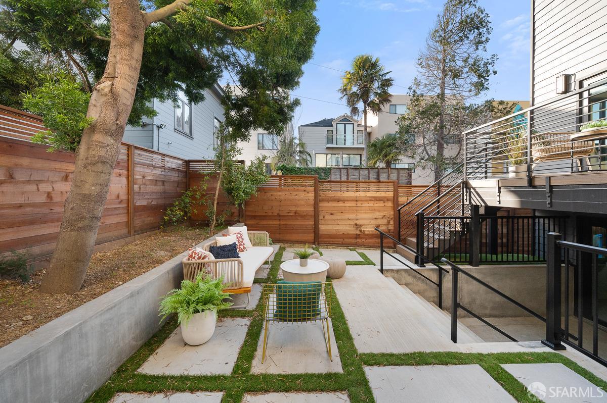 1935-1937 Greenwich Street