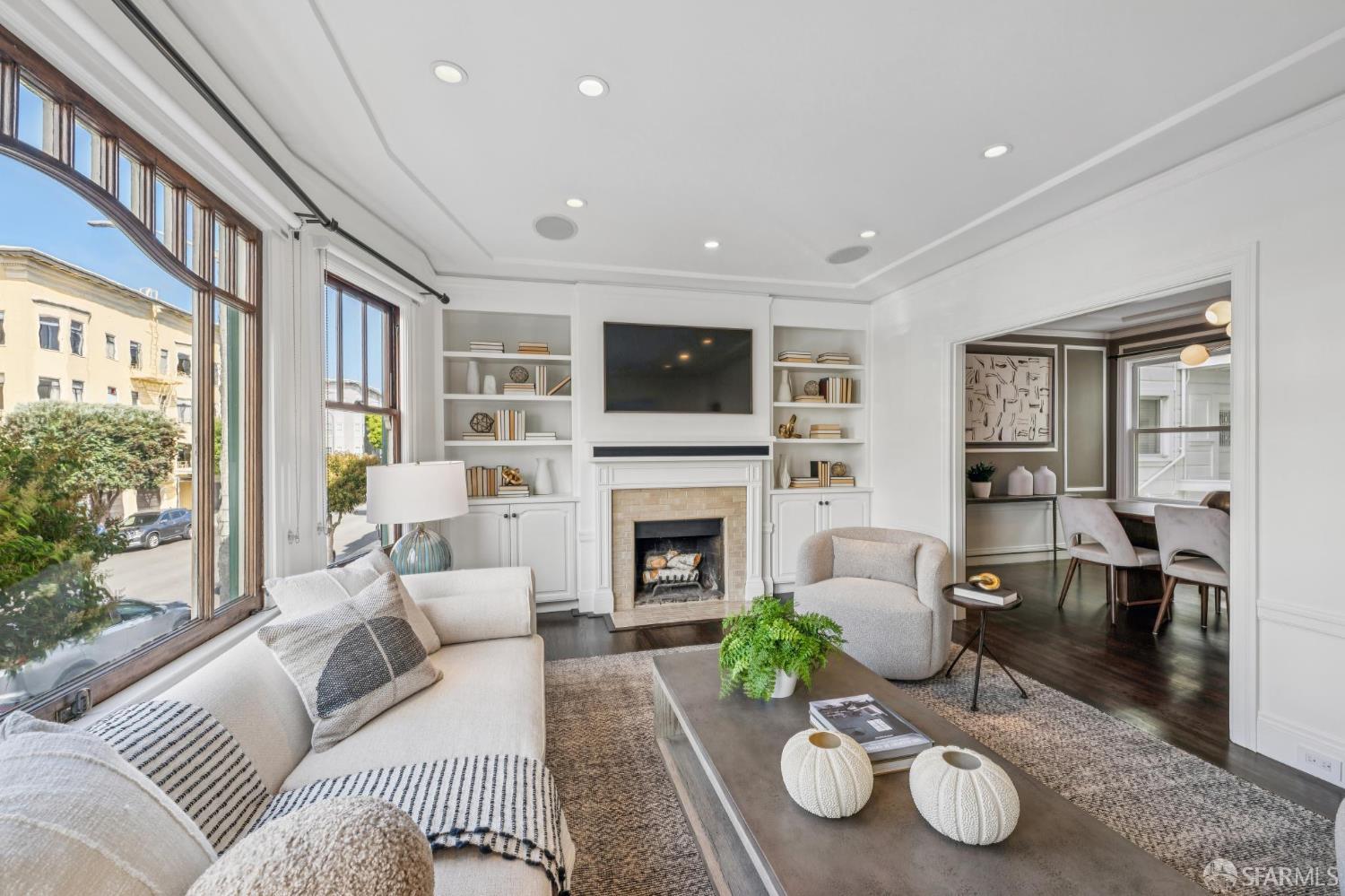 2243 Francisco Street