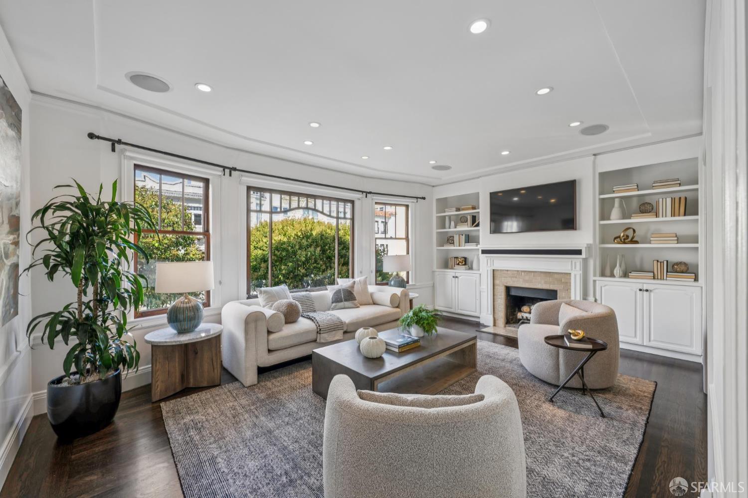 2243 Francisco Street