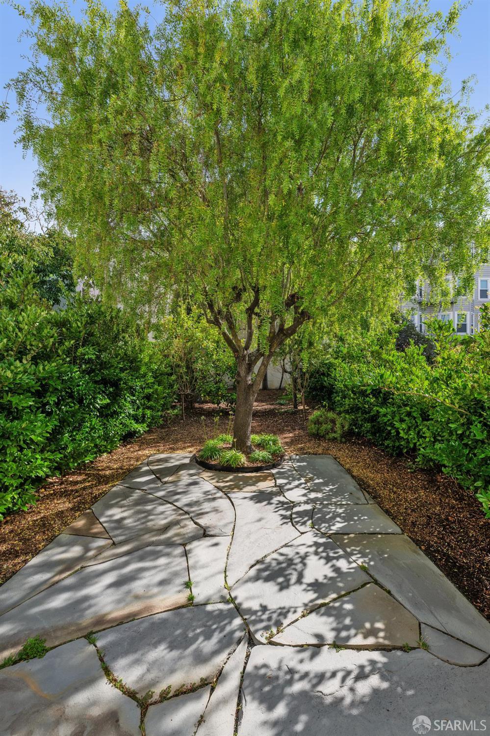 2243 Francisco Street