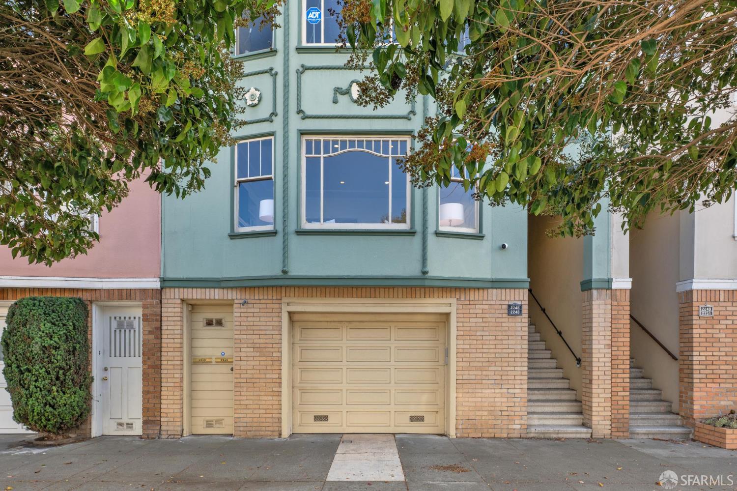 2243 Francisco Street