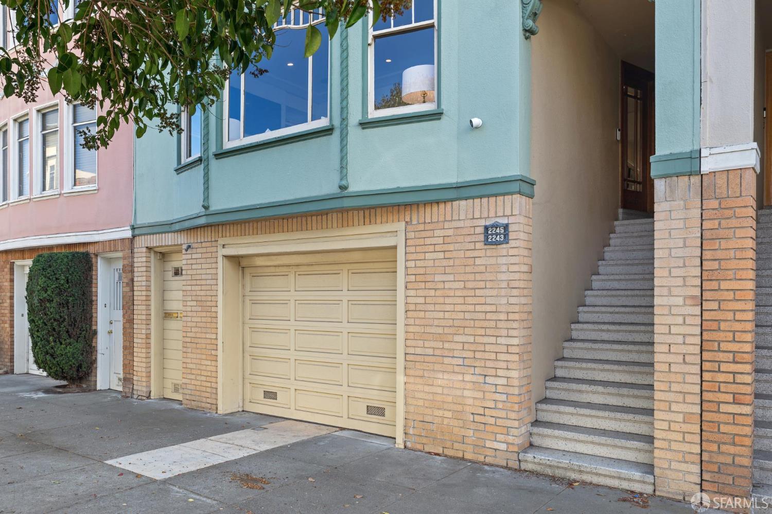 2243 Francisco Street