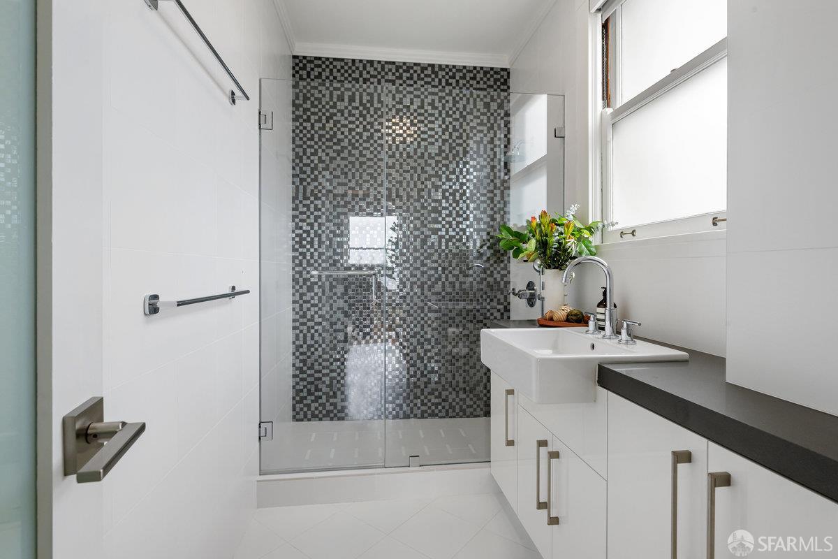 1250 Jones Street # 703