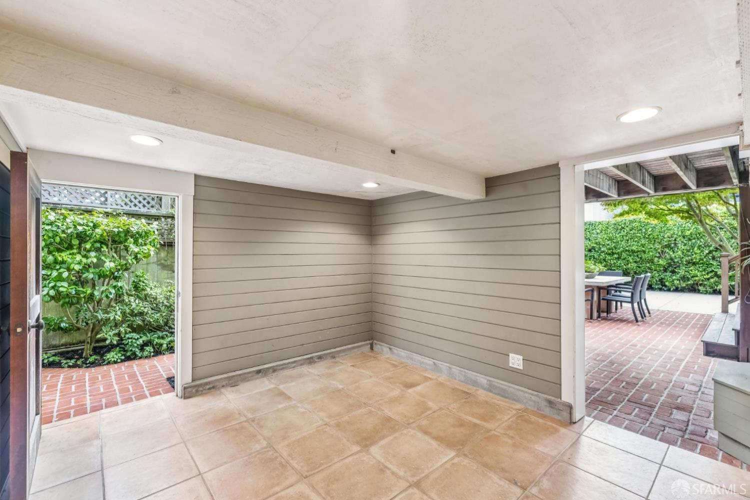 35 Commonwealth Avenue