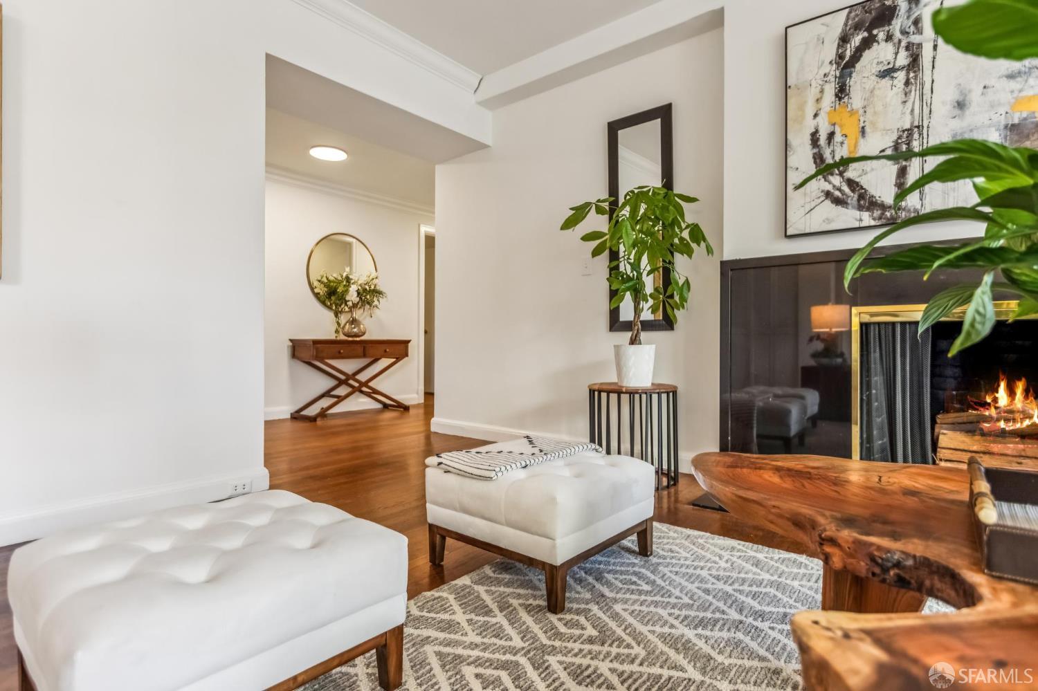 850 Powell Street # 202