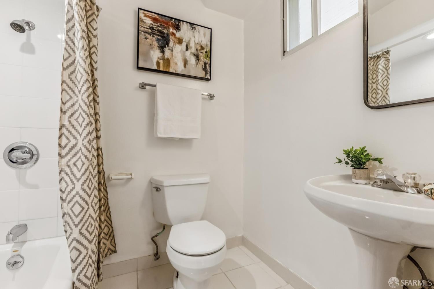 850 Powell Street # 202