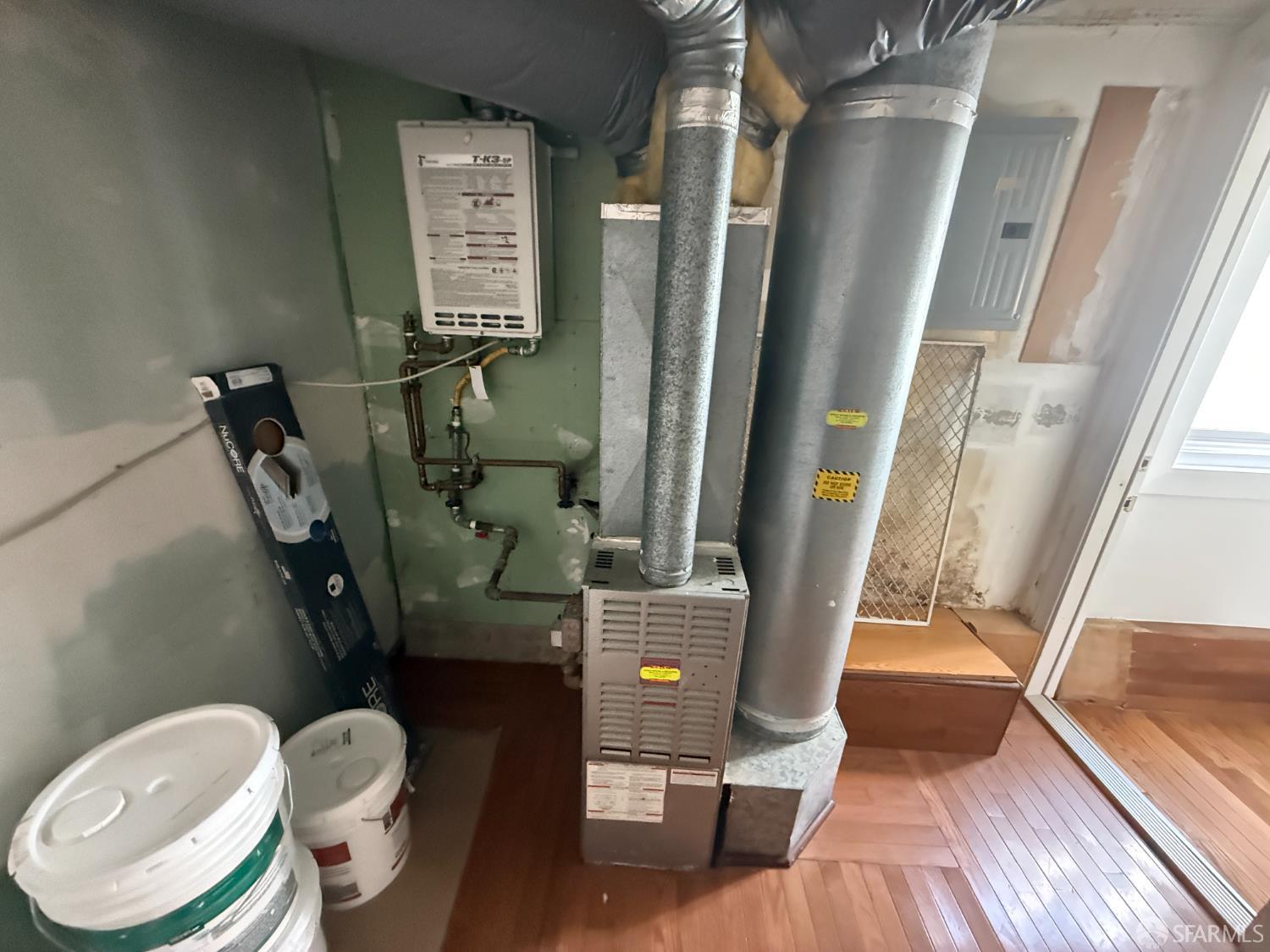 8122 Geary Boulevard