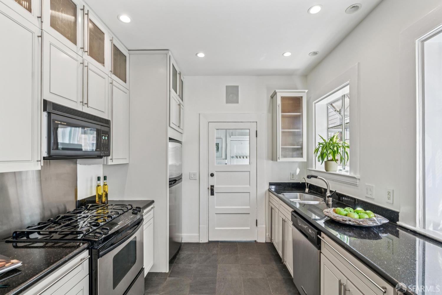 2539 Clay Street # 1