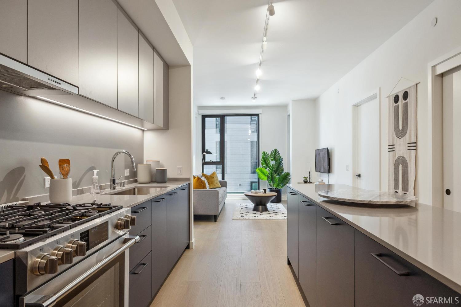 988 Harrison Street Unit: YH6