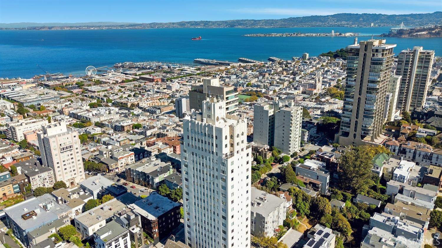 1101 Green Street # 404