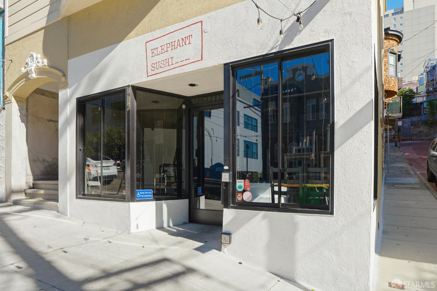 1101 Green Street # 404