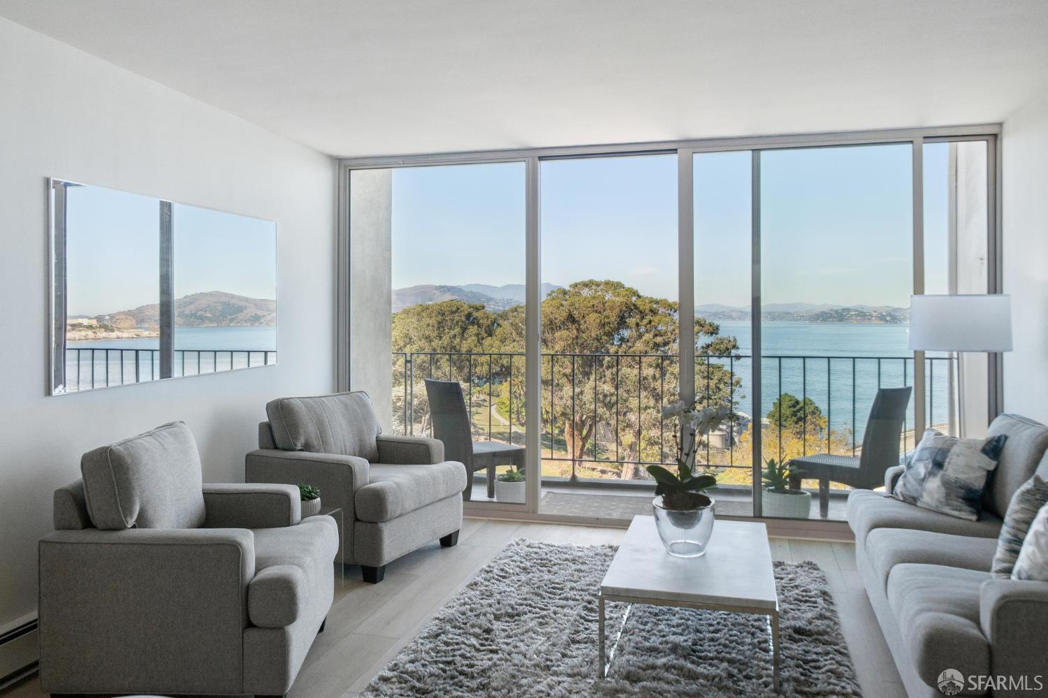 1050 North Point Street