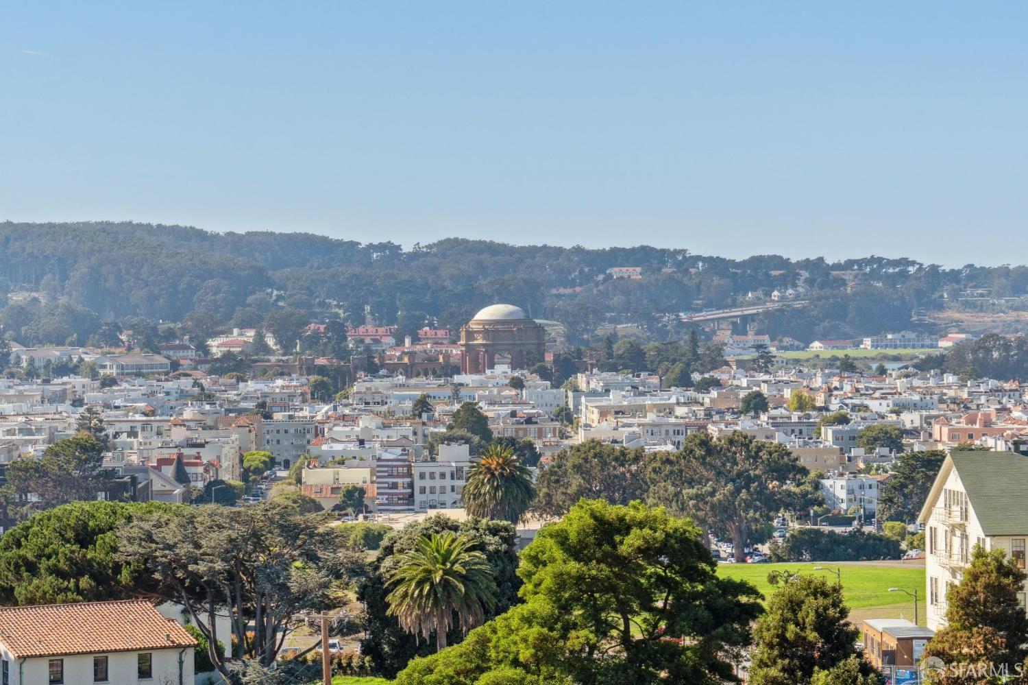 1050 North Point Street