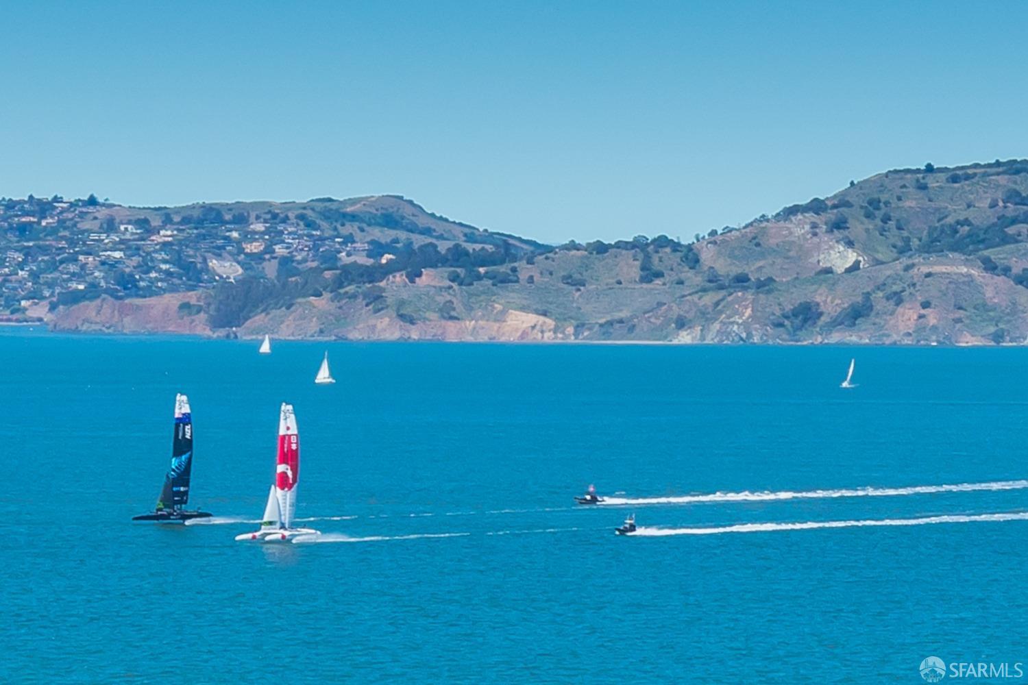 1050 North Point Street