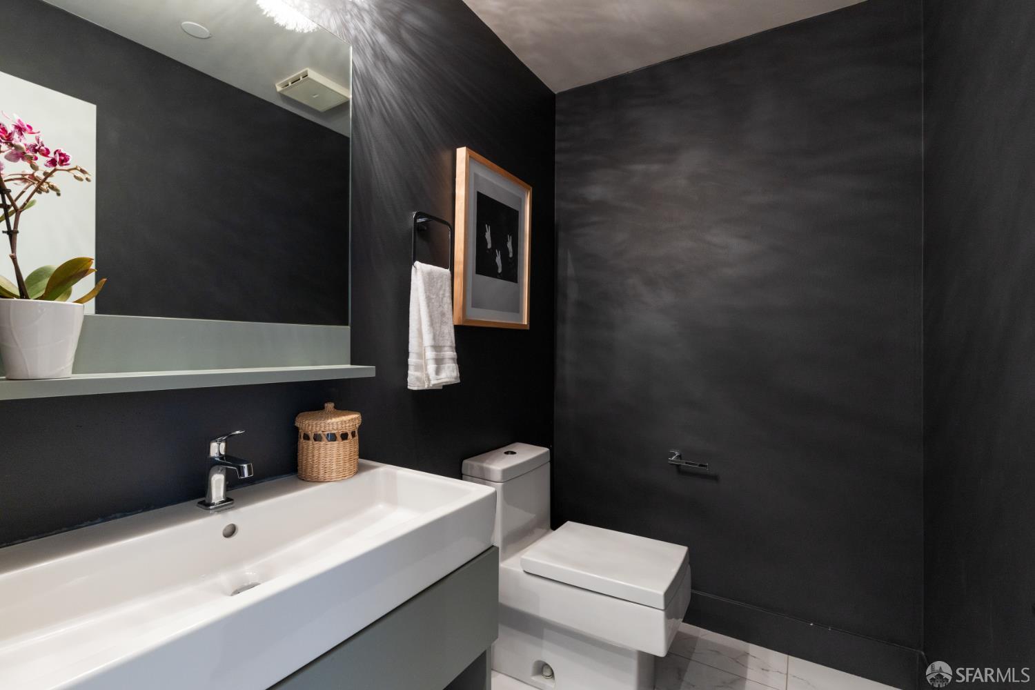 2016 Pacific Avenue # 201