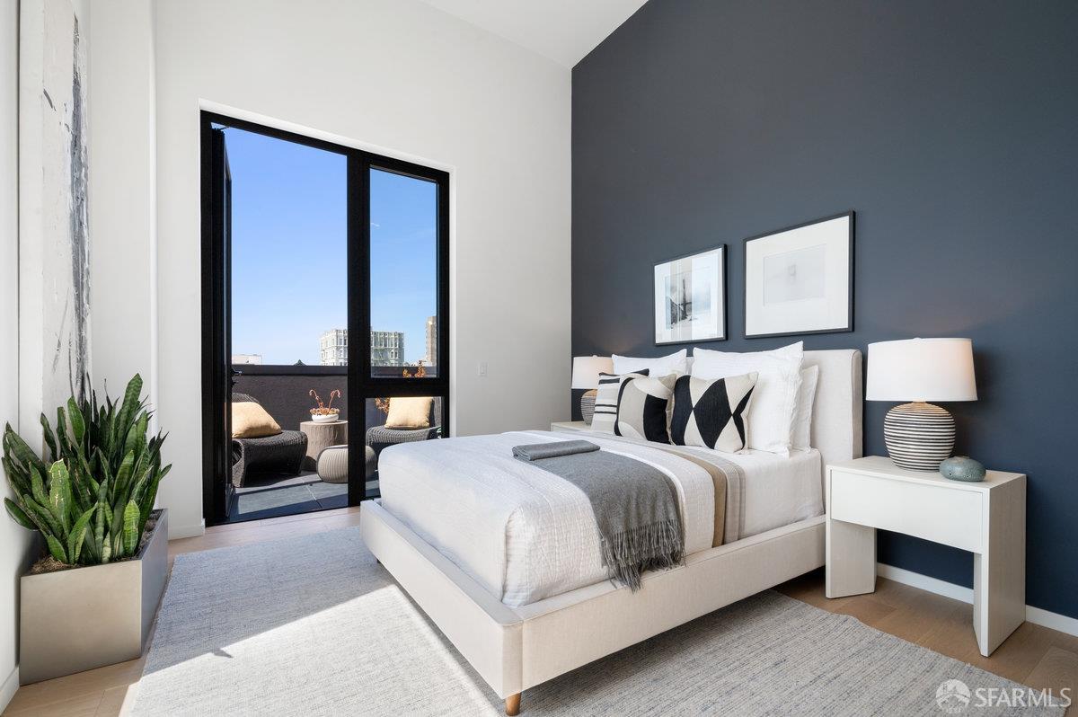 1523 Franklin Street Unit: PH8