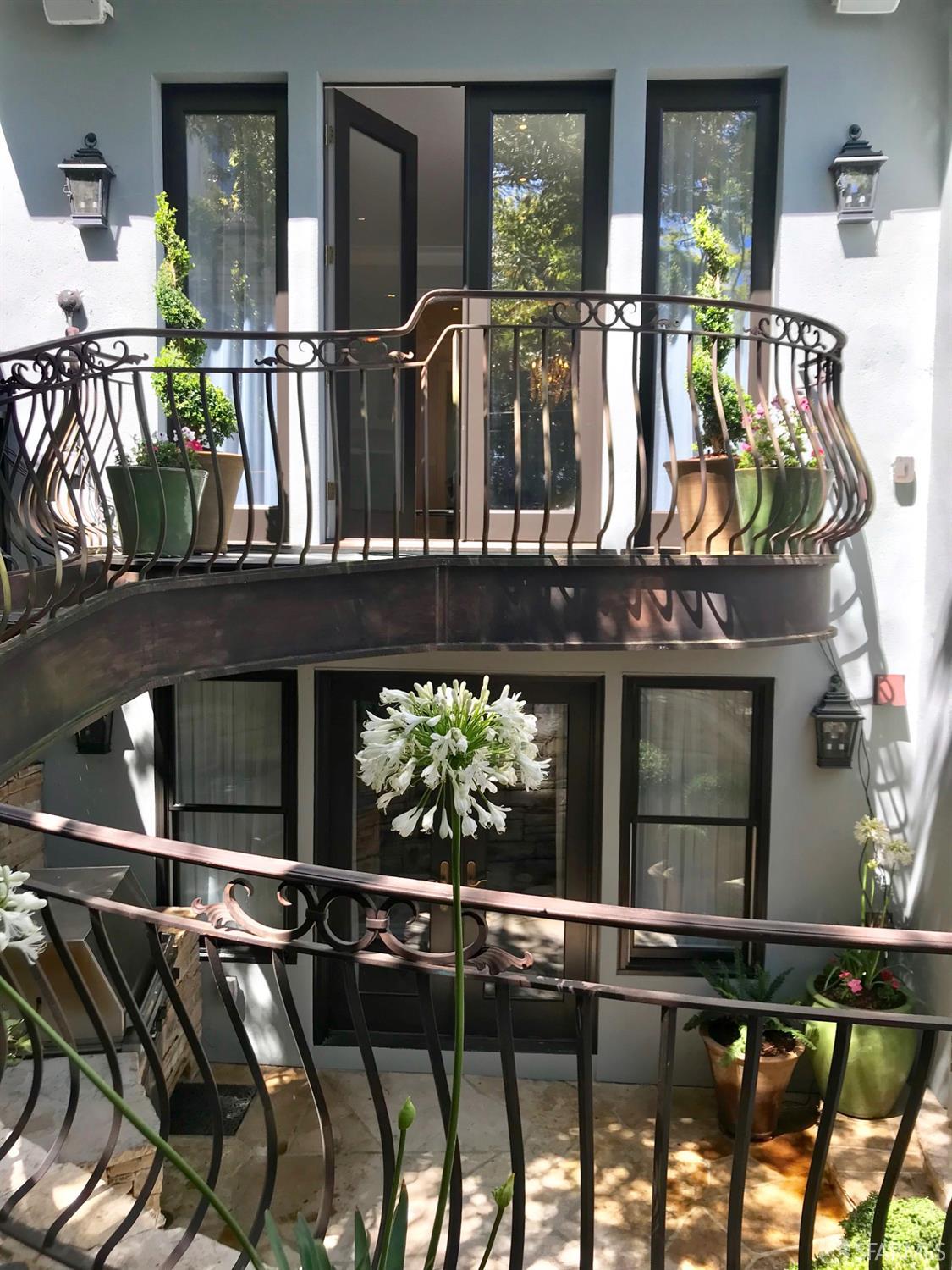 2828 Divisadero Street