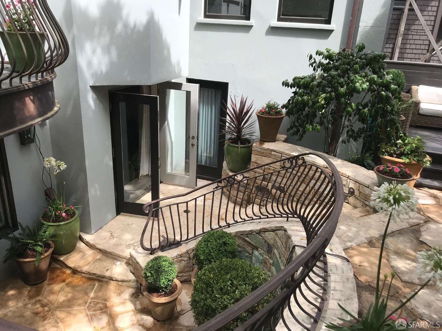 2828 Divisadero Street