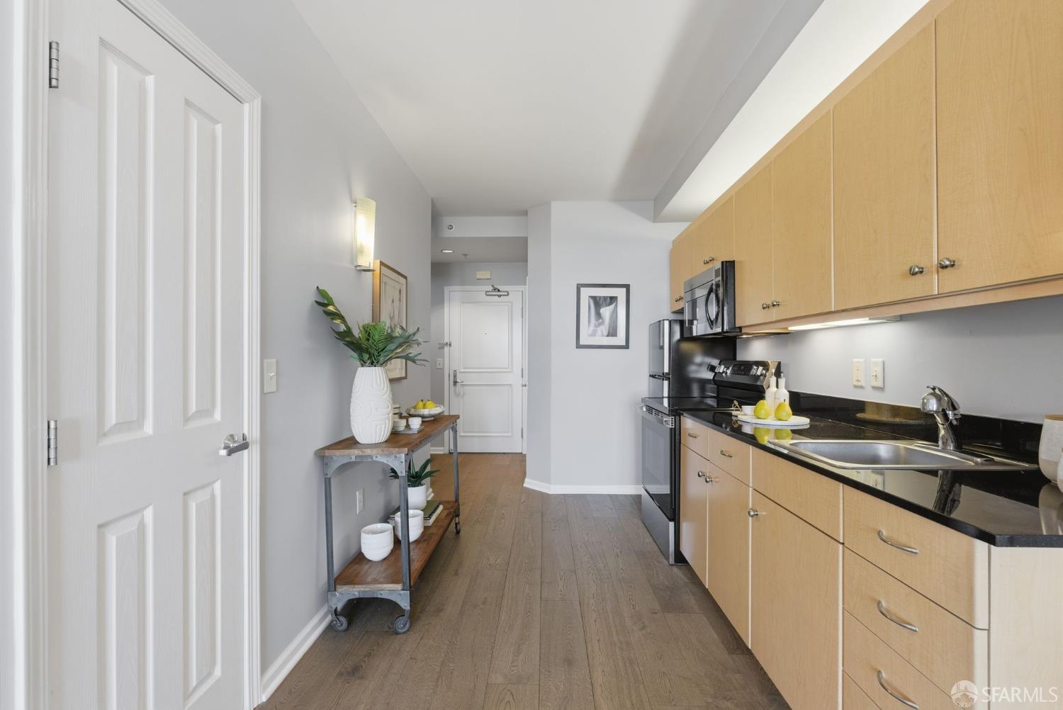 140 S Van Ness Avenue # 417