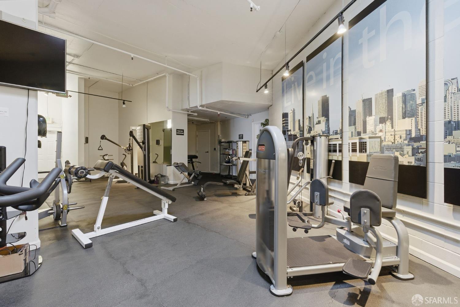 140 S Van Ness Avenue # 417