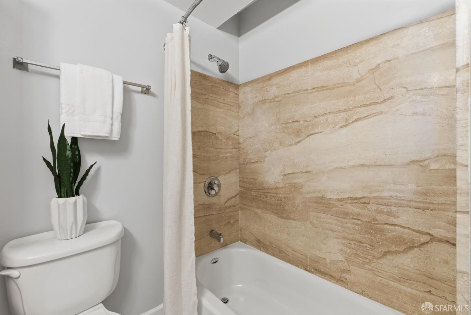 140 S Van Ness Avenue # 417