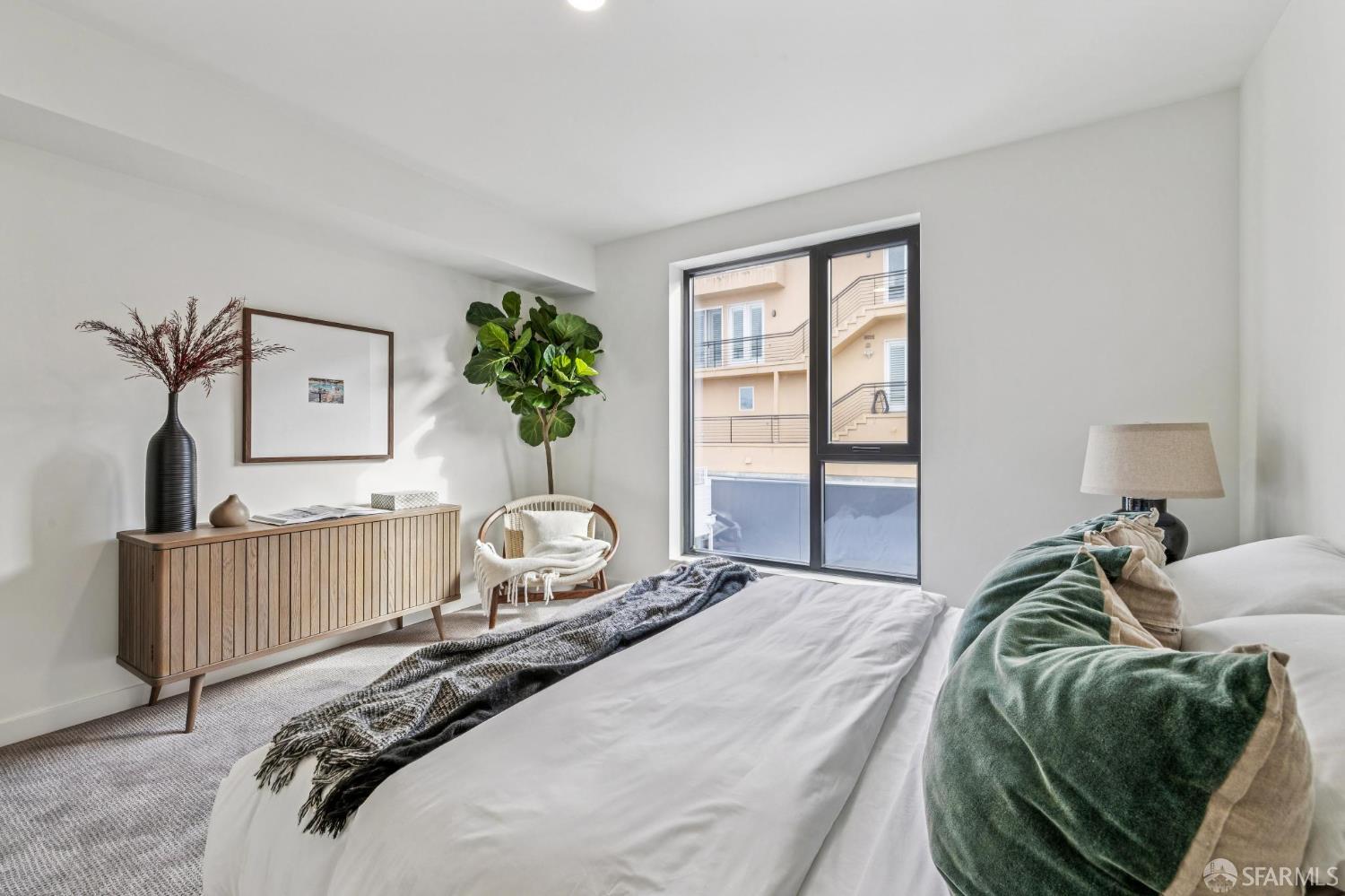 915 North Point Street # J5