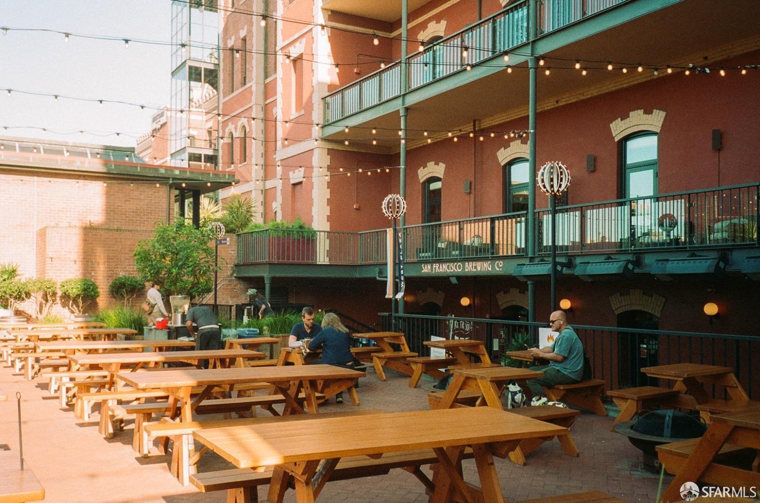 915 North Point Street # J5