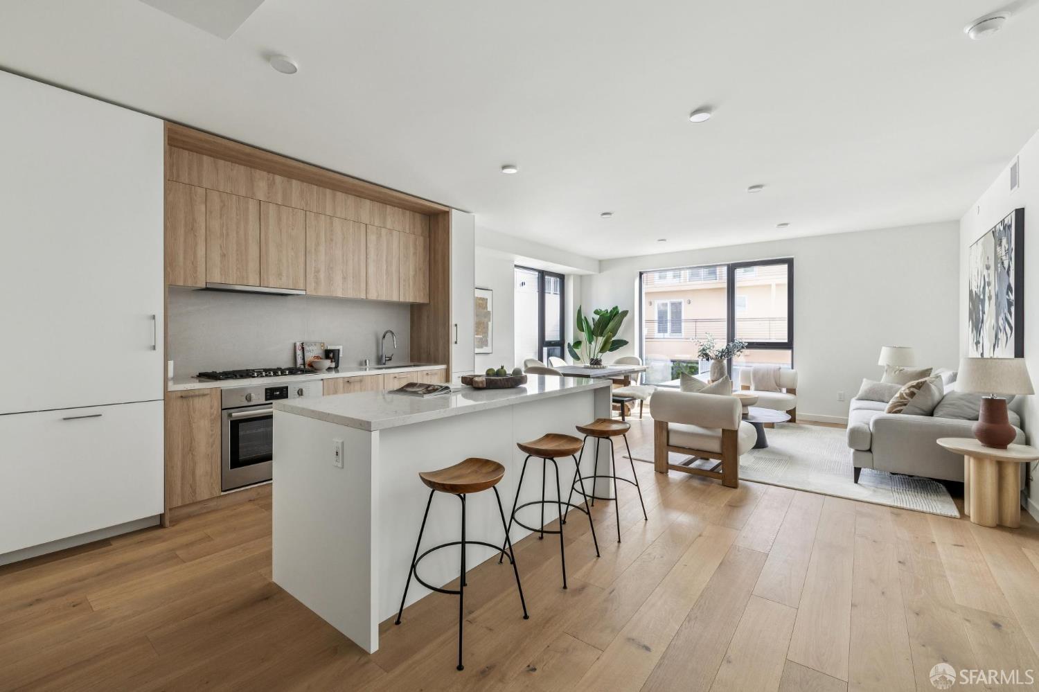 915 North Point Street # J5