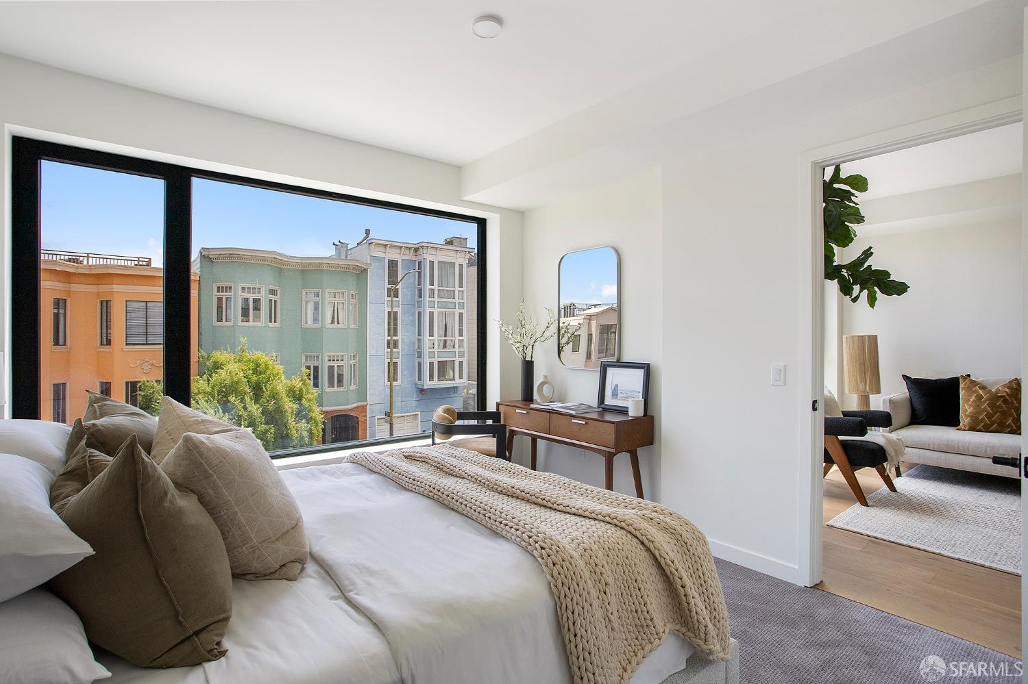 915 North Point Street # M5