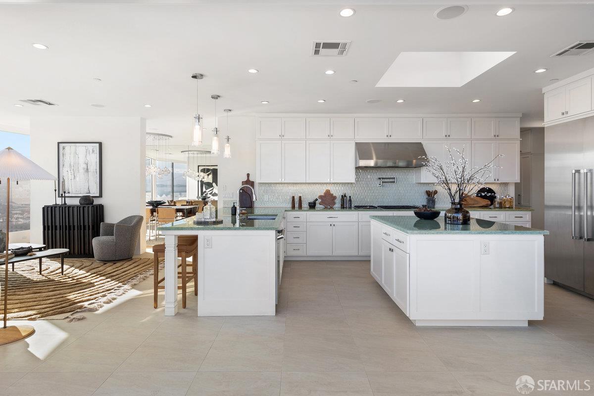 455 Vallejo Street Unit: PH7