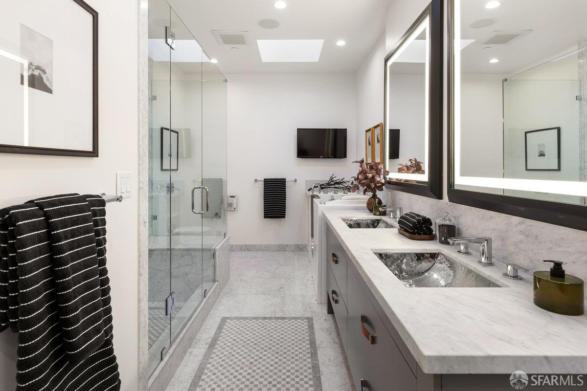 455 Vallejo Street Unit: PH7