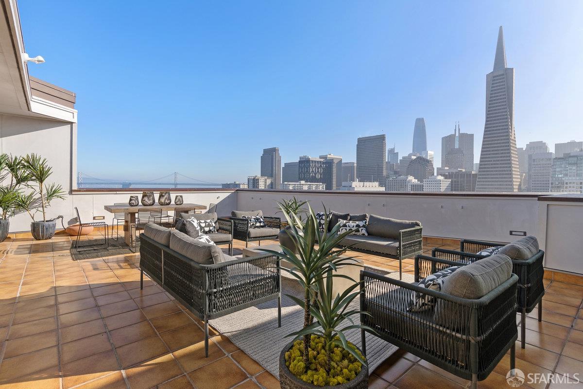 455 Vallejo Street Unit: PH7