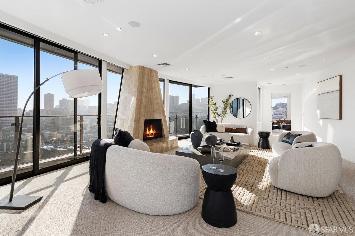 455 Vallejo Street Unit: PH7