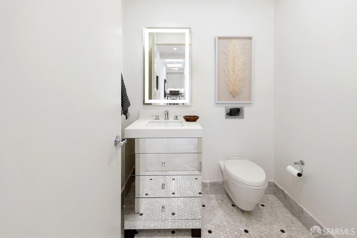 455 Vallejo Street Unit: PH7