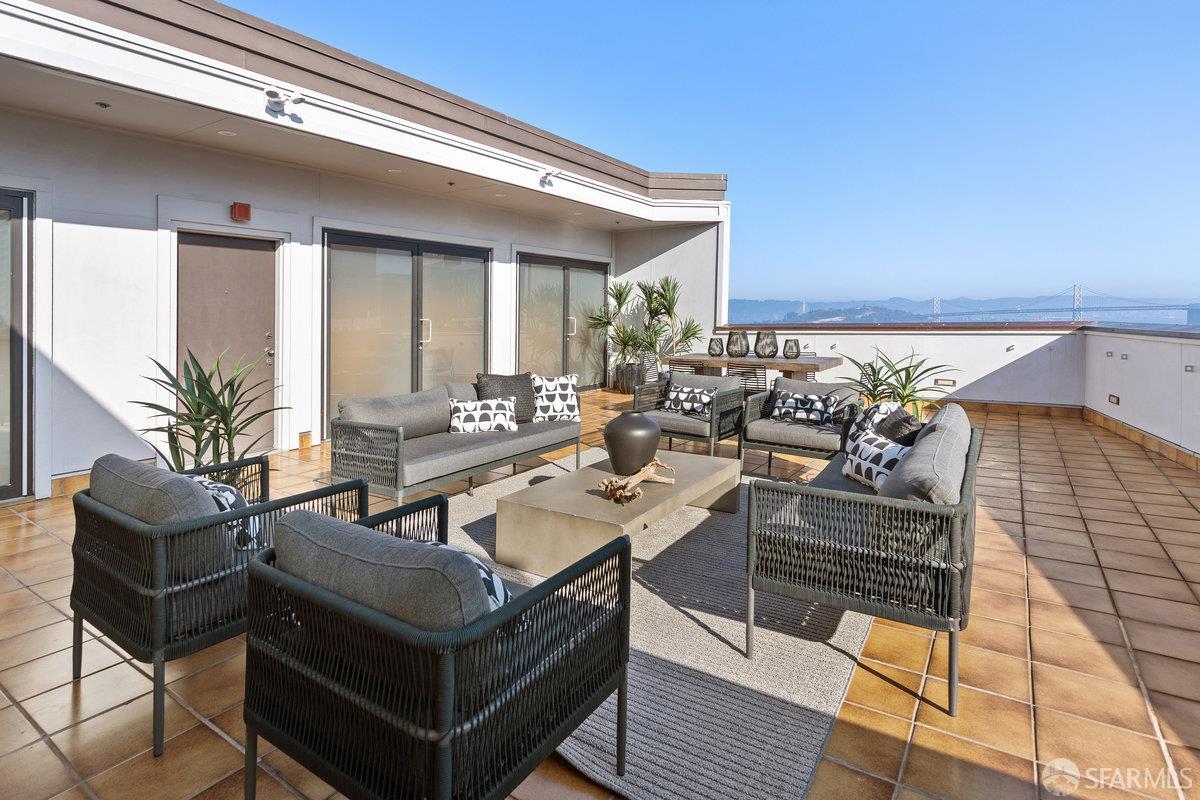 455 Vallejo Street Unit: PH7