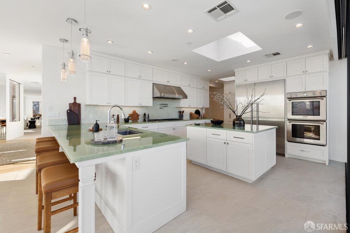 455 Vallejo Street Unit: PH7