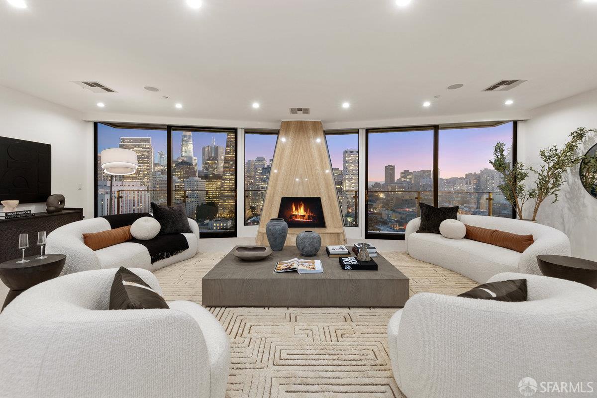 455 Vallejo Street Unit: PH7