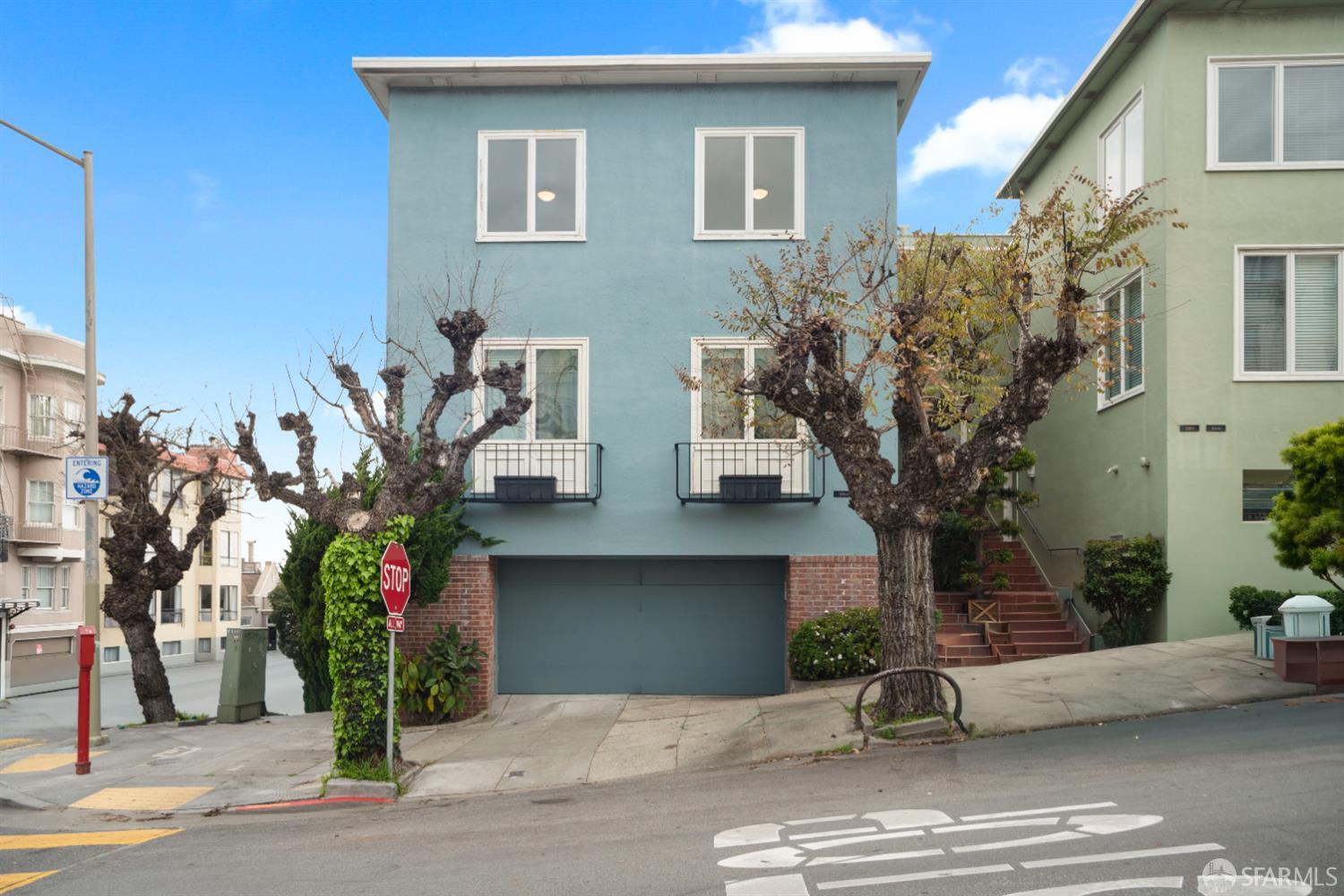 392-394 Chestnut Street