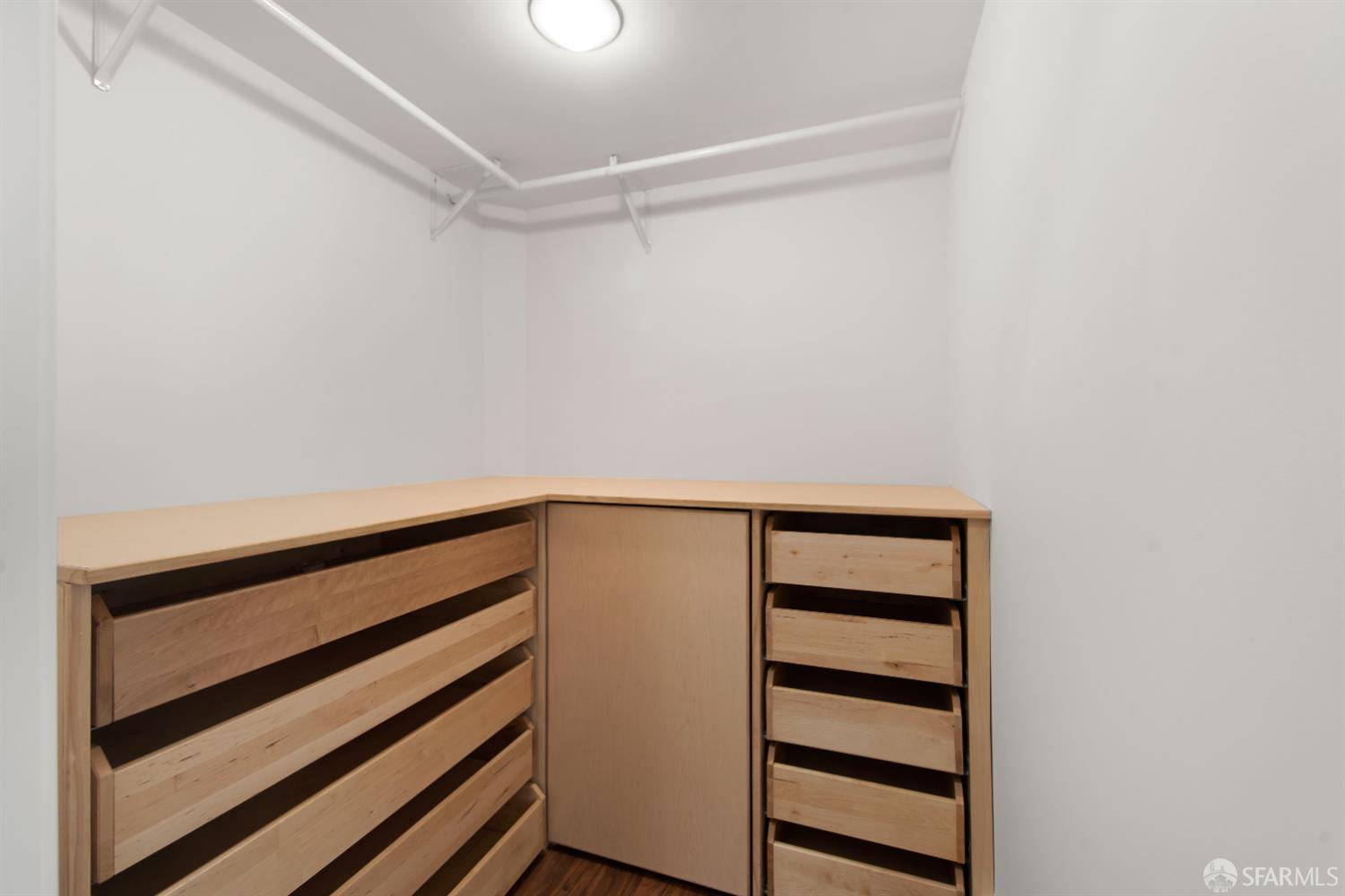 392-394 Chestnut Street