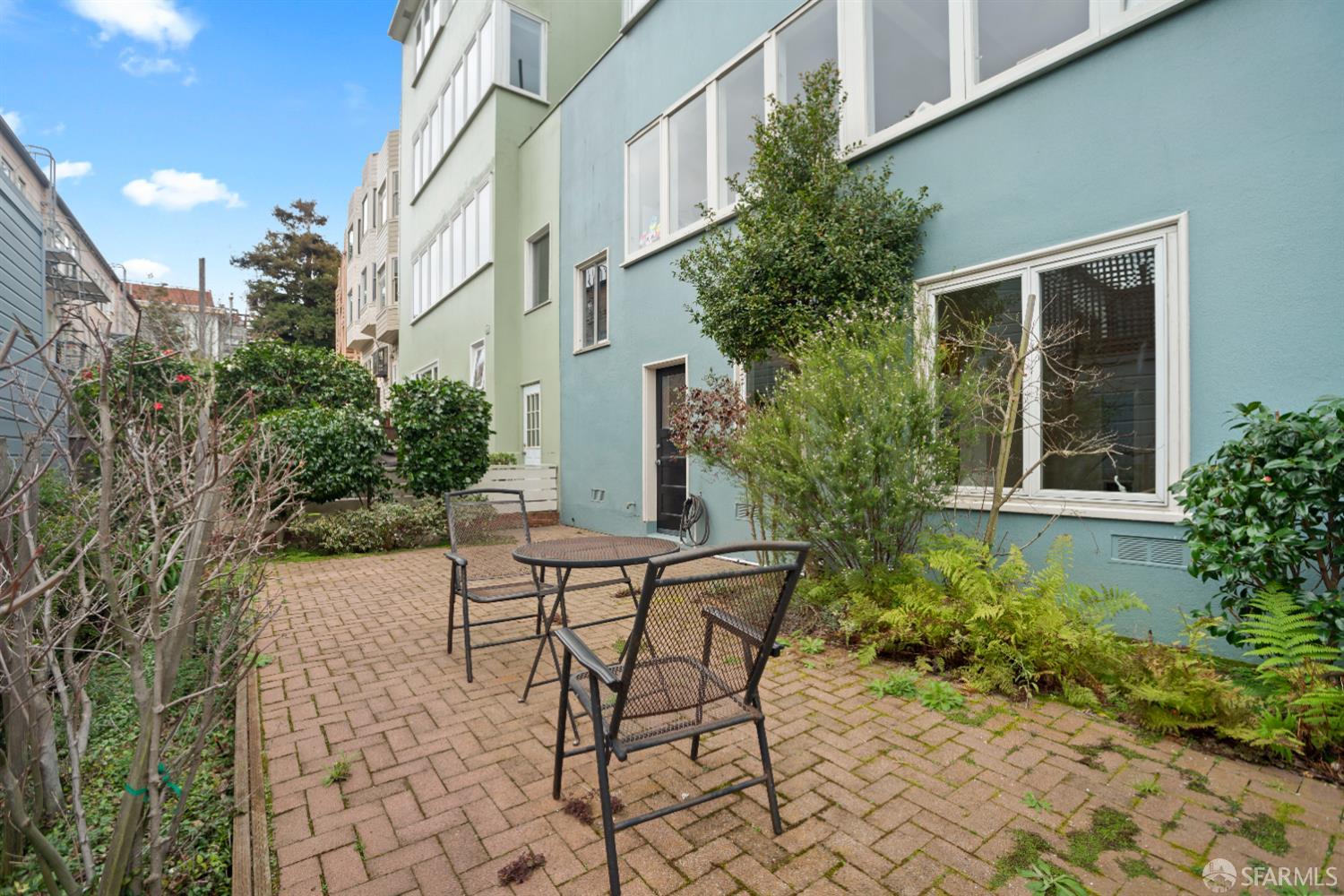 392-394 Chestnut Street