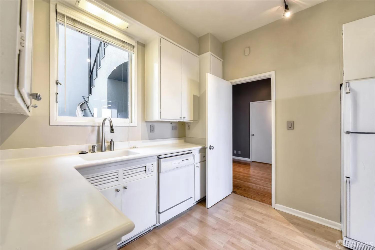 392-394 Chestnut Street