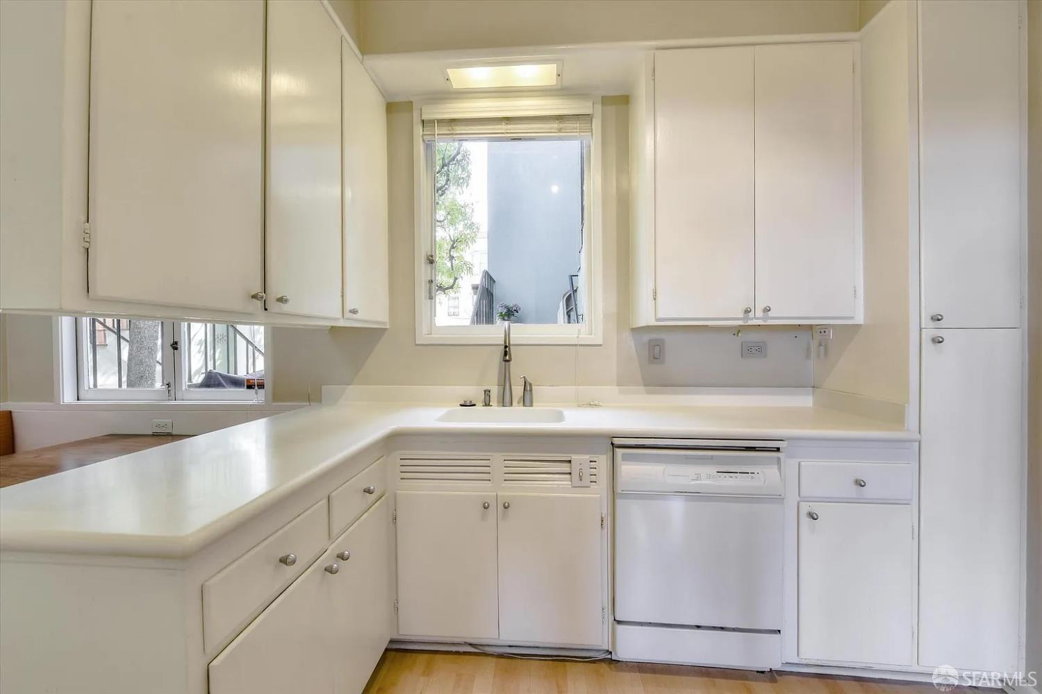 392-394 Chestnut Street