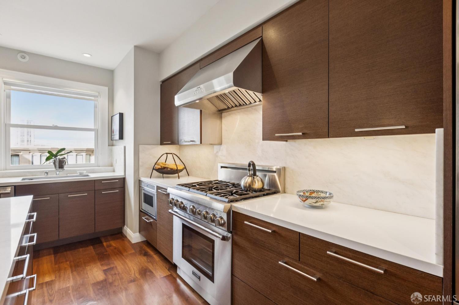 1100 Sacramento Street # 302