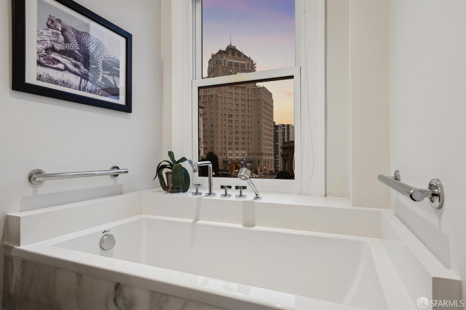 1100 Sacramento Street # 302