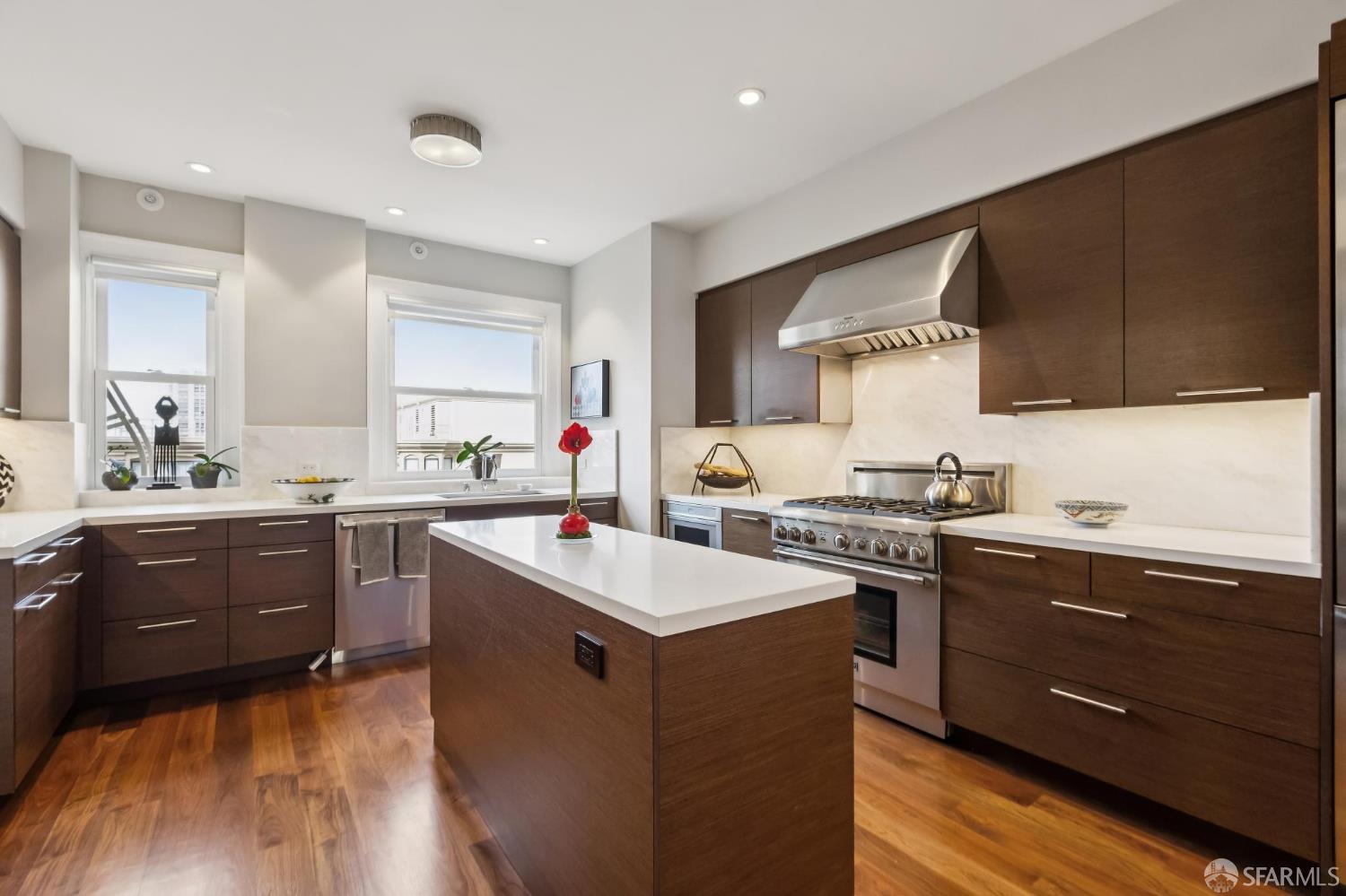 1100 Sacramento Street # 302