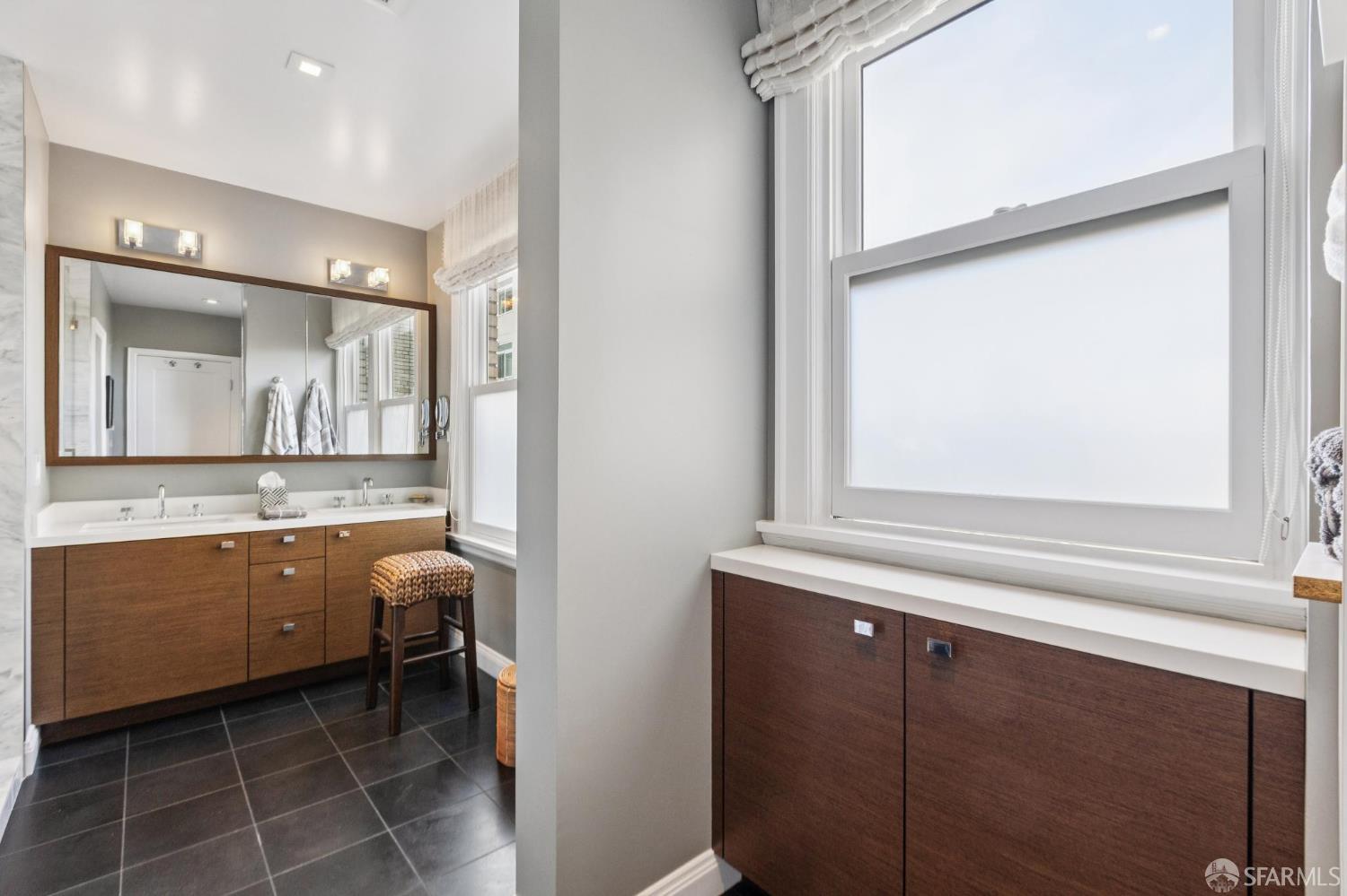 1100 Sacramento Street # 302