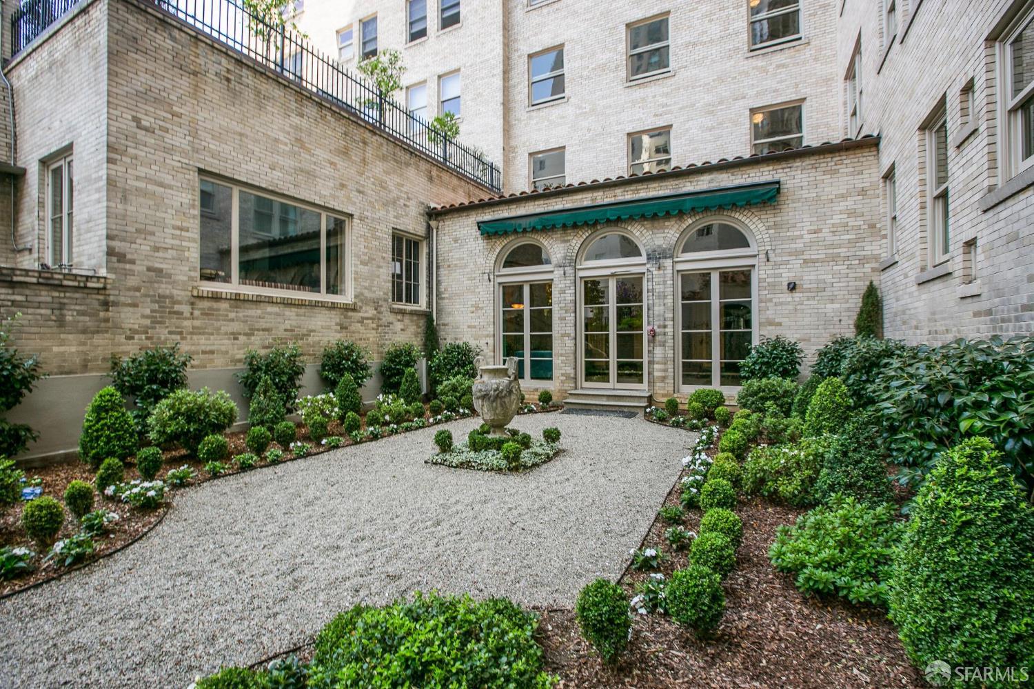 1100 Sacramento Street # 302