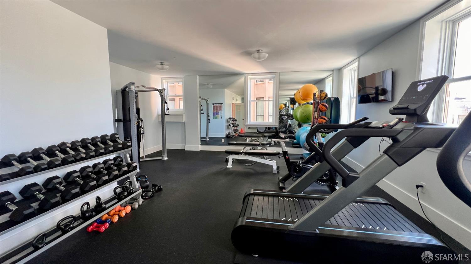 1100 Sacramento Street # 302