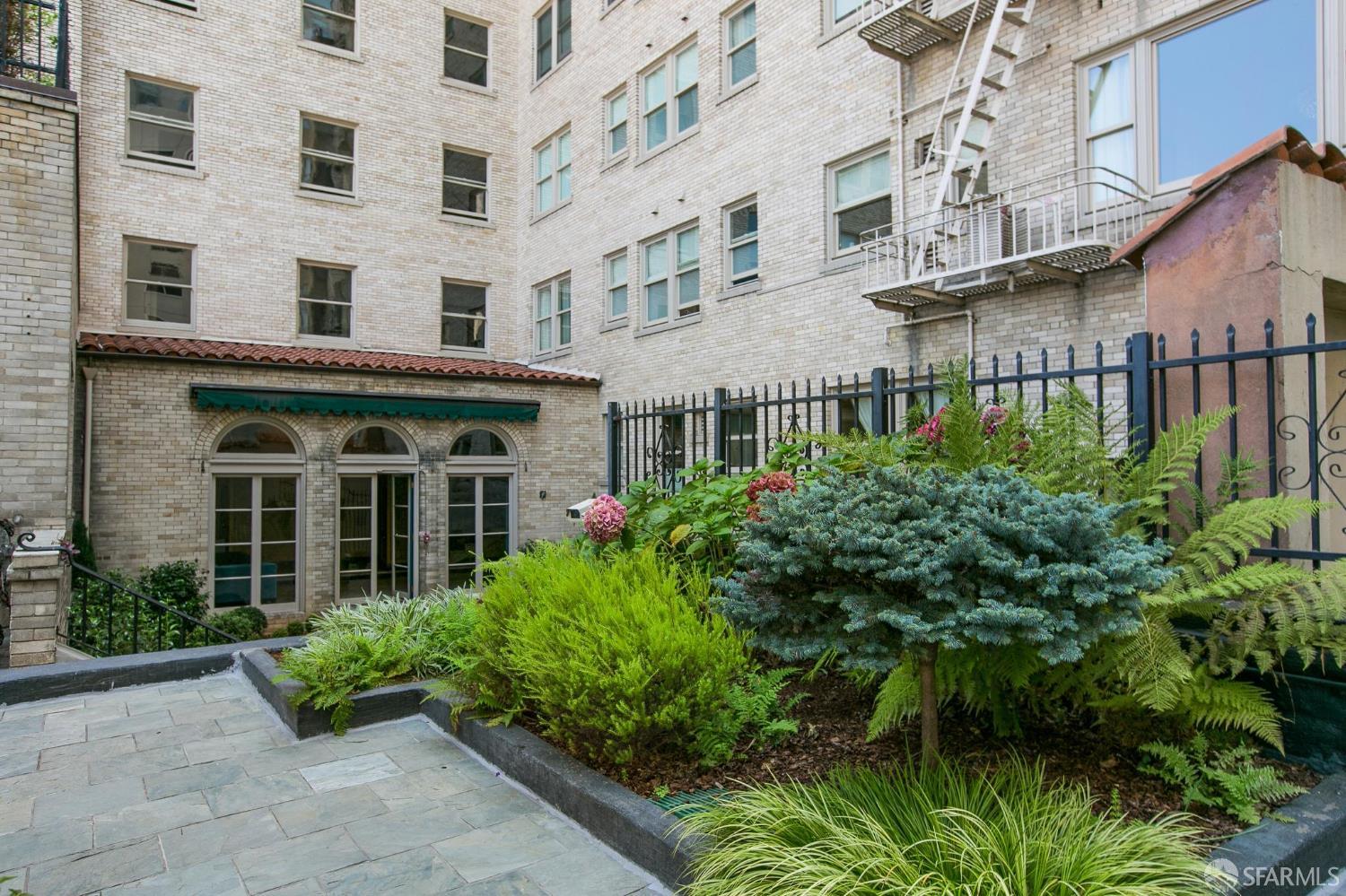 1100 Sacramento Street # 302